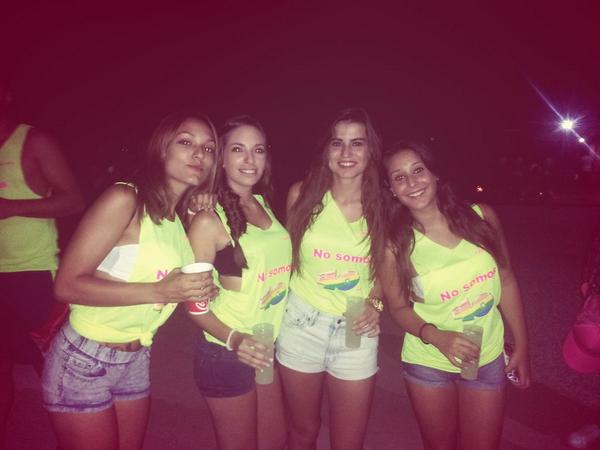 Eduurne18's tweet photo. En lo milloret! Esta nit mos espera un bona. @laurasanchiis @IreeneSanchis @LeticiaManclus http://t.co/8GkBq7USk3