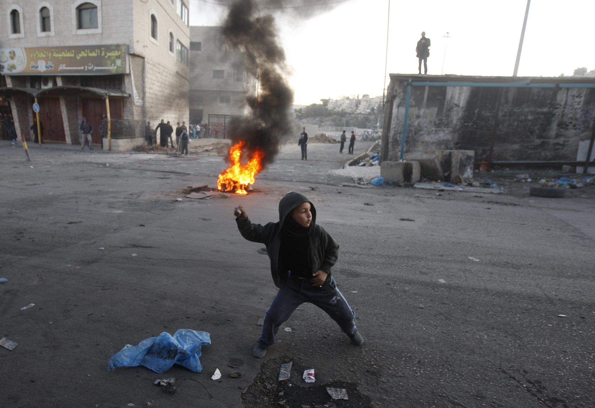 10.000 palestinos huyen ante la amenaza de Israel - Página 4 BuNM2UzIMAA96Gd