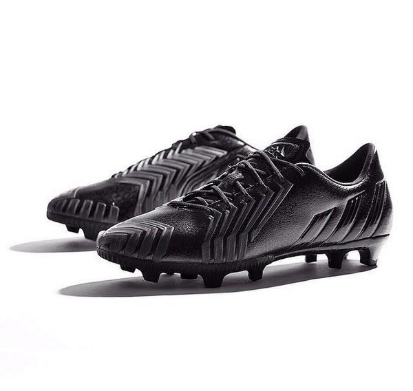 Huge roll out of new <a href="/adidasfootball/">adidas Football</a> boots today including the new #predator #instincts
 #adidas #blackout