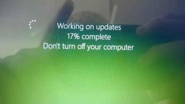 TechnologyJokes's tweet image. I&apos;d rather do homework than sit through windows updates