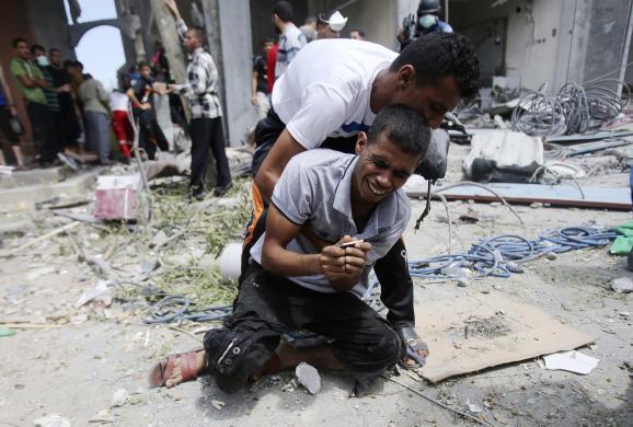 The death toll in #Gaza rises as fighting continues. Our most recent images from the conflict: reut.rs/1v2E3SS