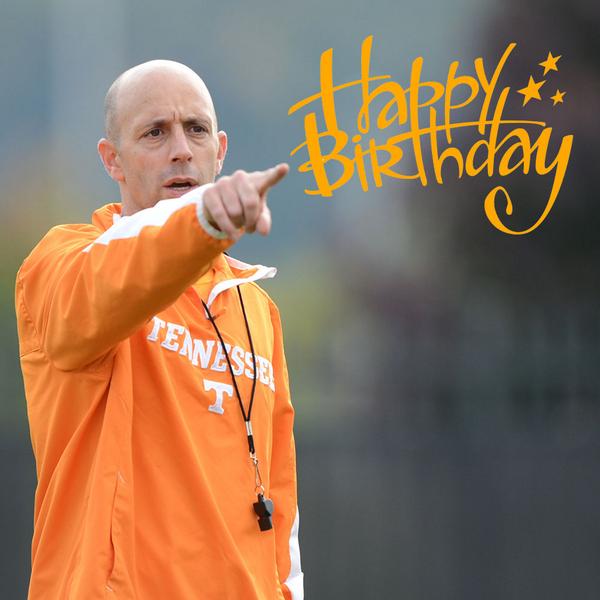 RT to wish offensive coordinator <a href="/UTCoachJake/">Александр Прасмыцкий</a> a very Happy Birthday!