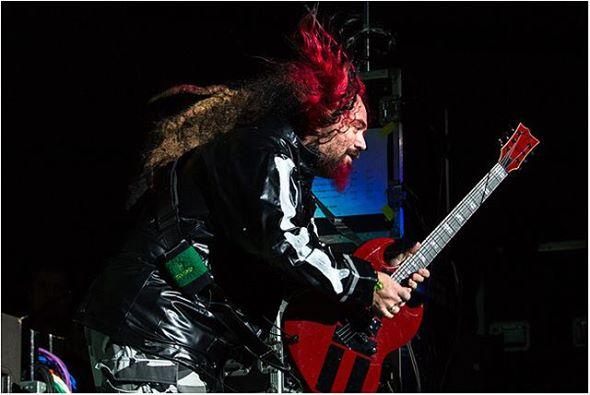 Happy birthday MAX CAVALERA (45)! 