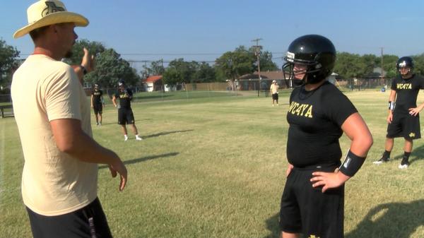 KfdxTobin's tweet photo. The Archer City Wildcats went 2-8 in 2013, but lost 5 games by a combined 20pts. Will 2014 be different? #WC4YA #FNF http://t.co/vWZnqKP2Lc