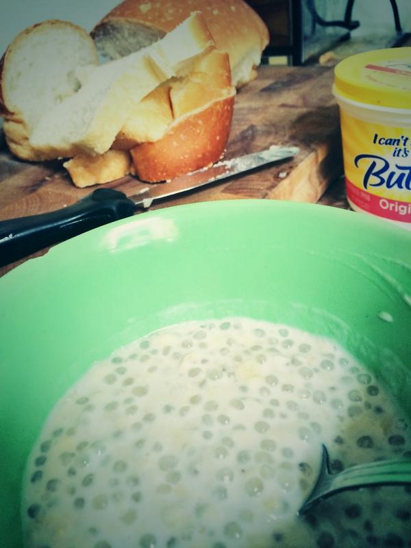 JahVictorious's tweet image. I hate seeing my mom in the kitchen at the table eating alone. #SoThisIsBrunch #Suafai #ButteredBread