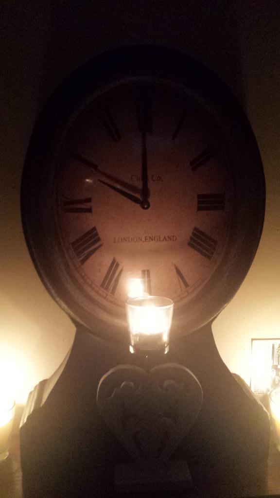 katyfreem's tweet image. Lest we forget #WW1centenary #tenoclock #lestweforget