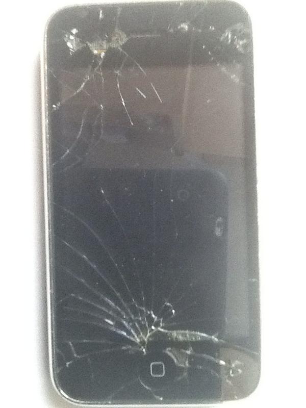 GetIt_Fixed's tweet image. iPhone 3GS repair. Front and back #getitfixed