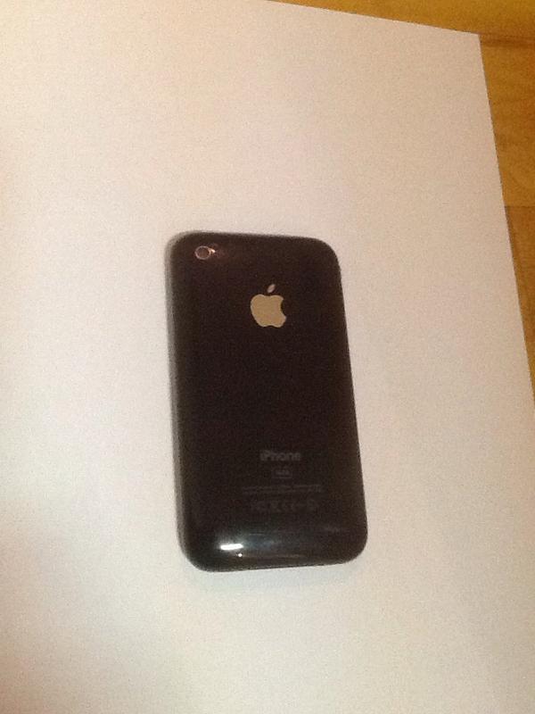 GetIt_Fixed's tweet image. iPhone 3GS repair. Front and back #getitfixed