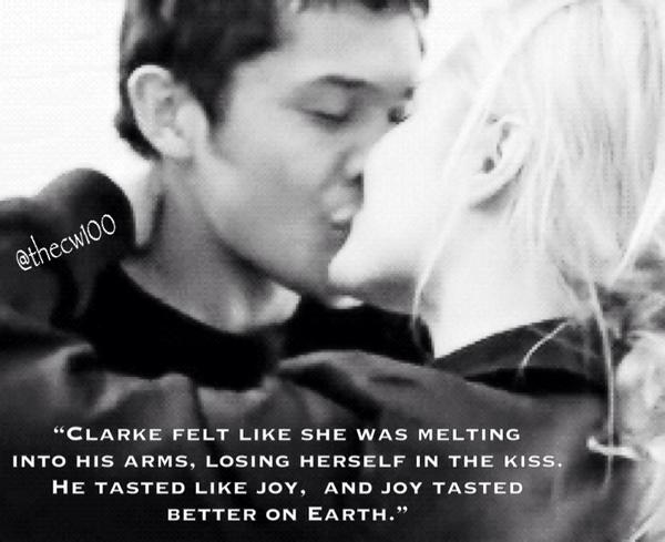 basicshipper's tweet photo. I wonder if @The100writers going to write this into the show. This was my favorite part in the book. #Bellarke http://t.co/LOiDftfwlS