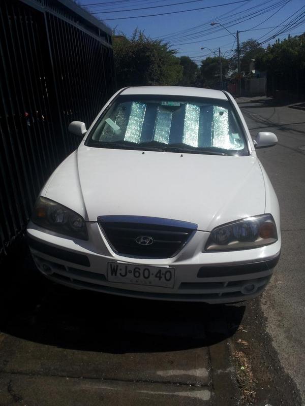 LuisJimenez_V's tweet photo. Vendo mi joya Hyundai Elantra 2006 Full 2º Dueño X Apuro $3.750.000 recibo Ofertas @DonDateador @DonRT @DonInformador http://t.co/GW8PMrU44g