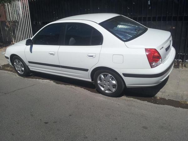 LuisJimenez_V's tweet photo. Vendo mi joya Hyundai Elantra 2006 Full 2º Dueño X Apuro $3.750.000 recibo Ofertas @DonDateador @DonRT @DonInformador http://t.co/GW8PMrU44g