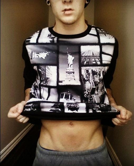 AloncInside's tweet image. My v-line.