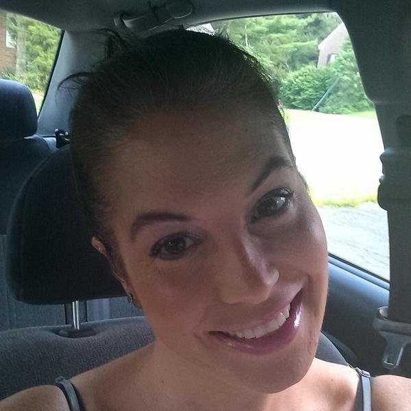 carriebear421's tweet photo. Silly lady ;) #smilingrocks http://t.co/VFWm4stteC