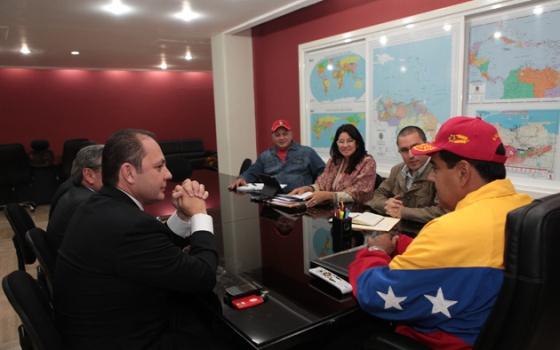 Los enriquecidos en la era chavista y su romance capitalista con Miami ow.ly/zX48H Lo cuenta <a href="/mayepri/">Maye Primera</a>