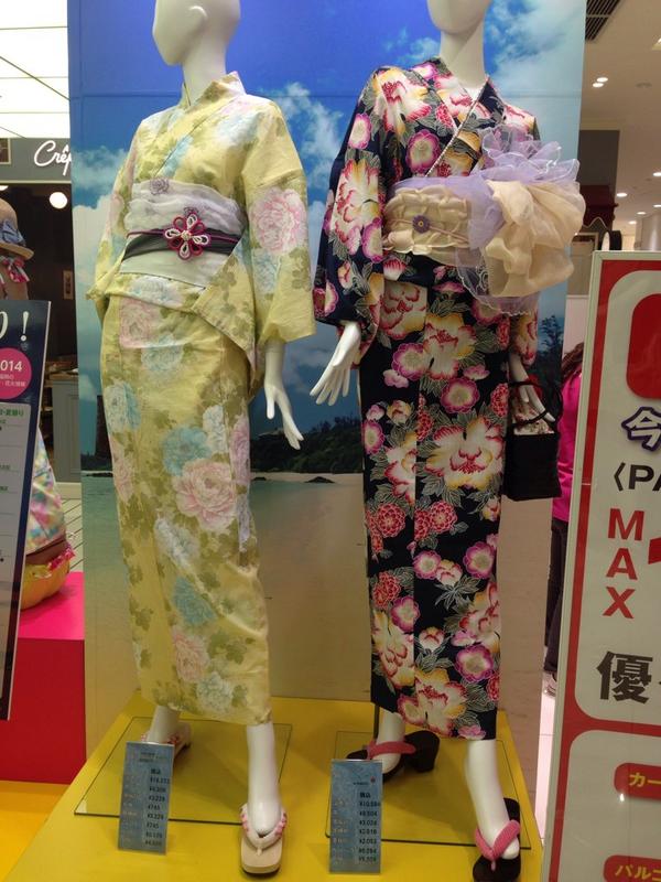 今日は筑後川花火大会！天気が気になりますが小雨決行、荒天時は8/7.9.11いずれか1日に延期です。パルコには、素敵な浴衣がたくさん！ディスプレイは(右)6FなでしこbyYAMATO(左)東京みなみyukatafestivalです