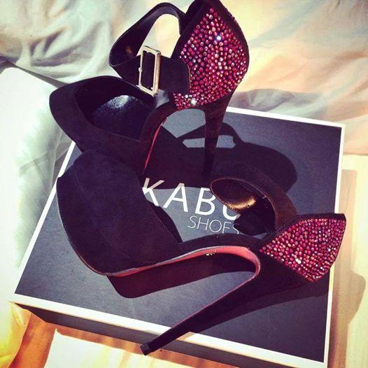 _KrisJayStewart's tweet photo. Oh no, I do not know. :\ "@SameAustin1: @_KrisJayStewart is true that you can use this shoe at your next event? http://t.co/ERX6L1lMuf .. "