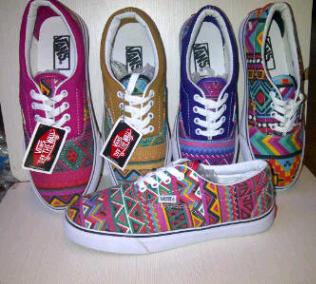 DancerOlshop's tweet photo. #vans #shoes #triball #termurah #jualanku #jualmurah #kwSuper #good #quality http://t.co/kkEgAuw2kV