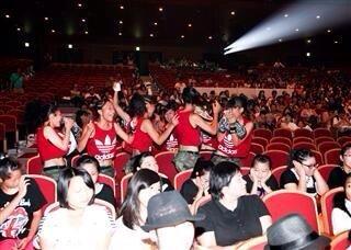ishio_dance's tweet photo. 8thは結果発表でこうなった
みたいですが。
7thは叫びすぎて前の席の人たちに
耳塞がれました。 http://t.co/1BIBvr1PEB