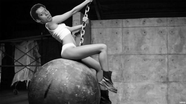 OrlandoJones_69's tweet photo. Sometimes I just want to swing from a wrecking ball and I feel like only @MileyCyrus understands me. http://t.co/MJlHAxnc7K