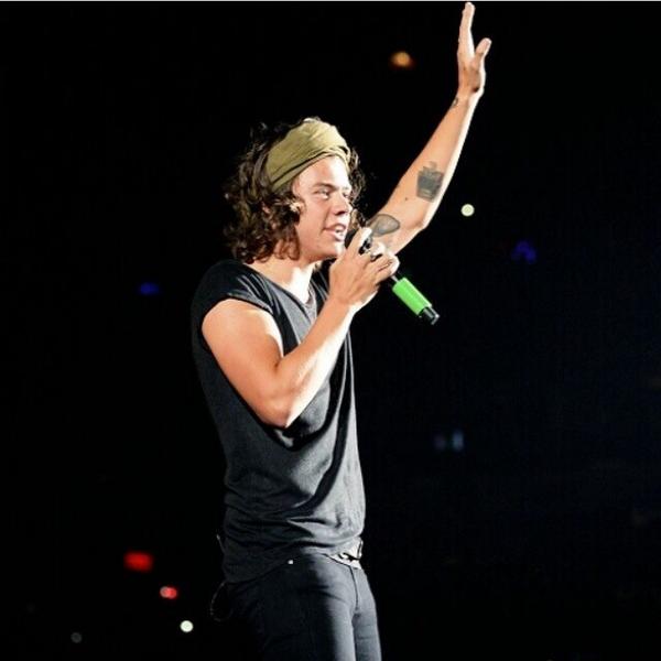 Direction115One's tweet image. Harry on stage in New Jersey