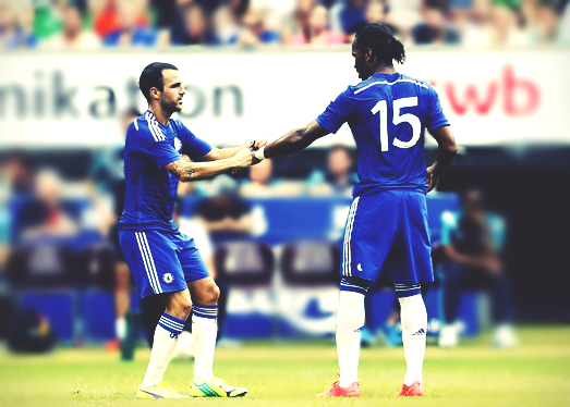 kingsOfThePL's tweet photo. Here you go, my first #CFC photo edit. Cesc gives the armband to Drogba. I'll upload others edits, RT if you like it. http://t.co/EuguTviNHv