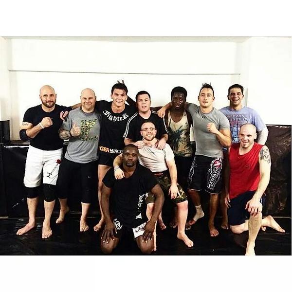 robsimbowe1's tweet photo. # after 3 weeks of injury can't wait to be back at training tonight #team gorilla warfare # miss all the big guys. http://t.co/NTm1uAD6Va