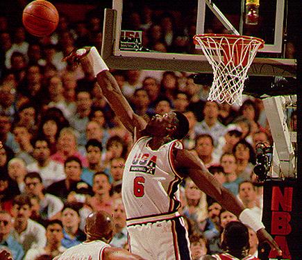 Happy 52nd BDay to USA Basketball Dream Teamer and NBA legend Patrick Ewing. 