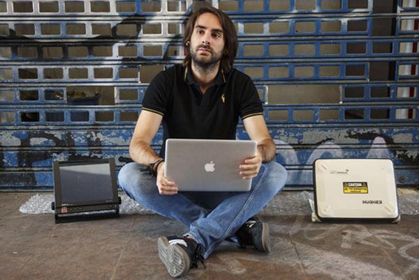 ¿Quién es el #Hacker español que asegura ser capaz de piratear #AvionesComerciales? ✈ goo.gl/fk3nYO