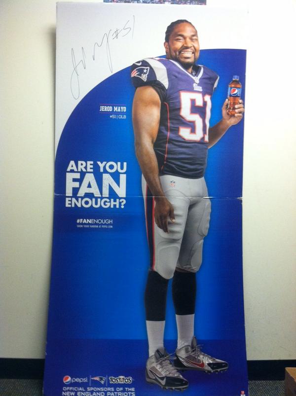 Patriots's tweet image. Want a Patriot in your house? RT to win a signed Mayo @Pepsi standee! #PatsPracticeYouWin bit.ly/1ooi1jV
