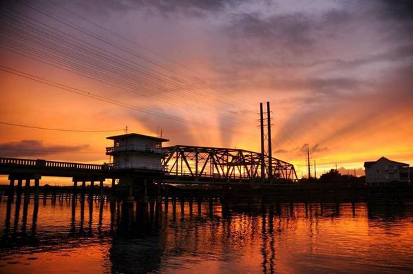 #lastnight #sunset #topsail #swingbridge