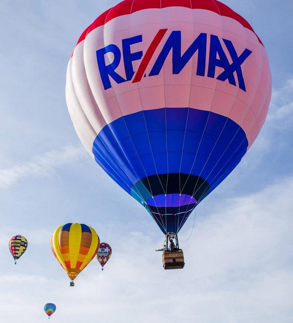 RemaxofGR's tweet photo. We love seeing the #remax balloons in the sky! All 4 will be at the GR Balloon Festival, Sep. 5-6! @remaxofmichigan http://t.co/WV358FTIfJ