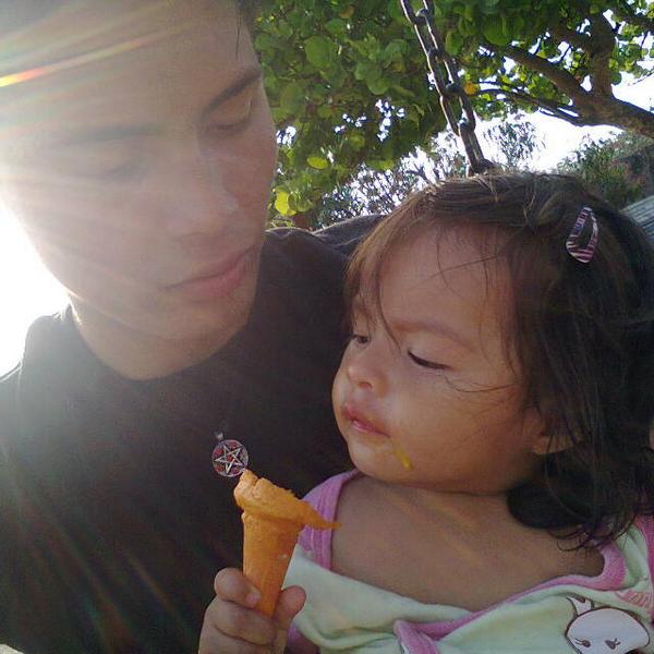 ilustradorM's tweet photo. Hakuna matata #princessdaddy http://t.co/sbwYyy3ynA