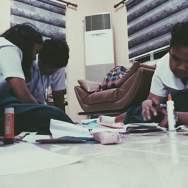 DipologVibes's tweet image. DipologVibes.com #dipolog #philippines August 05, 2014 at 11:24PM GROUPWORK!! #MathP... ift.tt/1sroGjt