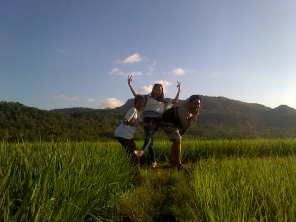 Crazy picture for tonight. <a href="/erickrockz/">Hericko M Makapindar</a> <a href="/Puputparihala/">Puput prisckila</a> ._.