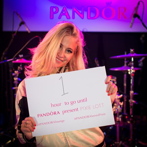 PixieLott's tweet photo. One hour to go until my album launch ๐๐๐ป๐ So excited! #PANDORAlovesPixie @PANDORA_UK http://t.co/QLdHwMW2xH