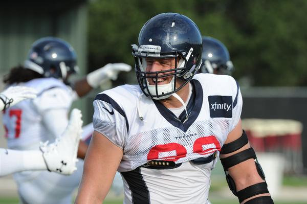 HoustonTexans's tweet image. Smile. #Texans Training Camp pres. by @XFINITY photos are in.

GALLERY: bit.ly/1ujfSvs