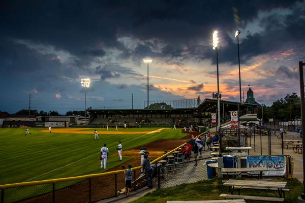 5BlueMedia's tweet photo. Interesting weather last night... @LumberKings http://t.co/ChljI3amau