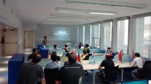 granze's tweet image. Anche ad agosto #milanojs non si ferma!