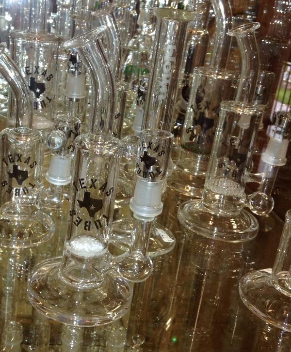 TheGrasshopper9's tweet photo. ✨✨✨Come by and check out our exclusive TEXAS TUBES made in Austin TX, only here!✨✨✨🔞 #smokeshop #texaspride http://t.co/SJ7ruopRNC