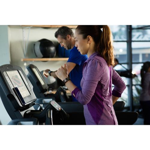 FutureShop's tweet photo. The right activity tracker can help you make the team this school year. http://t.co/z0v3DelTEP  #FutureShopping http://t.co/dqSf4dP3wS