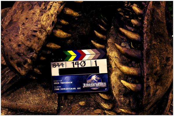 ‘Jurassic World’ Wraps, Teases T. Rex Role BuTCn_HCAAECll6