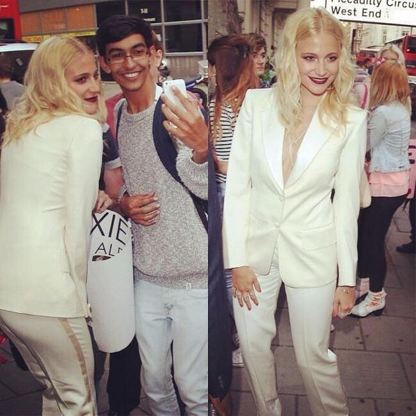 PixieLott's tweet photo. ๐ธ๐ป๐๐ #PixieAlbum3 http://t.co/YcCnUsk6qM