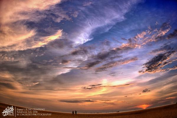 Selamat menjelang subuh hehe, cuacanya lebih indah bila dicampur dengan membuka catalog suchgreed weeding seasonnya