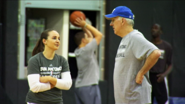 Becky Hammon has learned from the best in the game. (Twitter/@_Pirate_News)