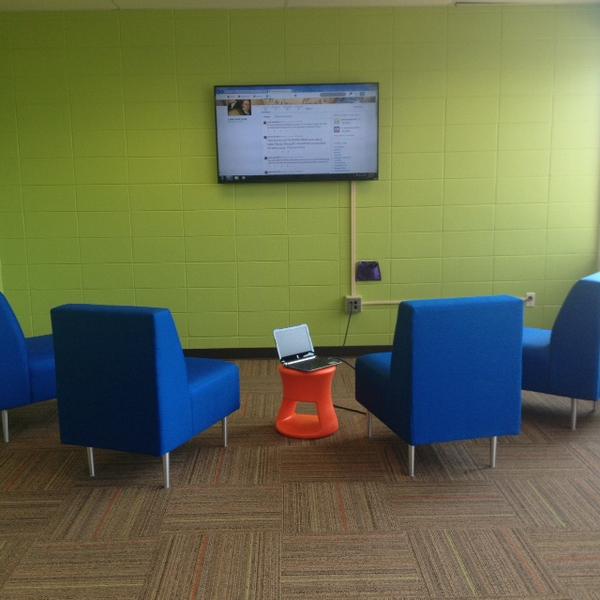 officialSPS's tweet image. .@CarverMSCougars new library features innovative, custom learning spaces for modern students. #learningispersonal