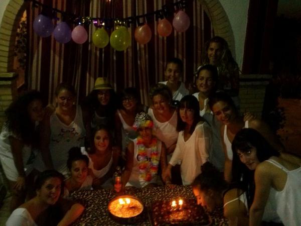 Muchas gracias a mis cuchus por la fiesta sorpresa esta siendo un día muy especial