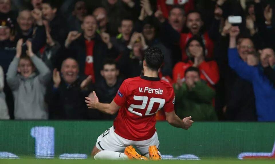 We Wish Our Star Striker Robin Van Persie  A Very Happy Birthday. Remessage to Forward Your Wishes. 