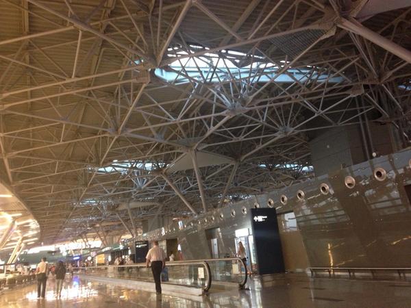 jmdllani's tweet image. @VnukovoAirport nice roof but no currency exchange for transfer passengers #getthebasics