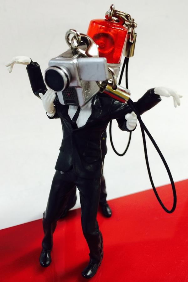 ট ইট র アドアーズ 中野店 新景品 No More映画泥棒 フィギュア付ストラップ 全4種類 カメラ男とパトランプ男の絡みが楽しいwww 映画泥棒 Http T Co Nhrwfr27cu