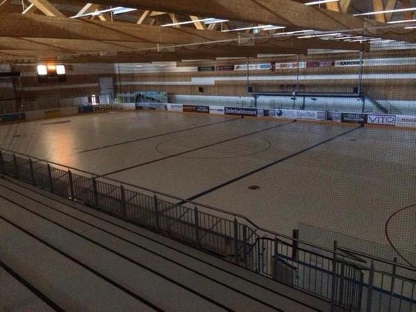 Tror norskarna glömde flytta något när de flyttade blålinjen, men vad? #twittpuck #lyckatill